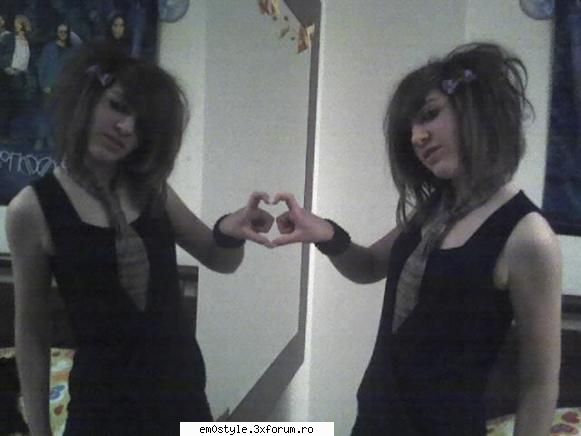 Poze cu fete emo :X - Oo χтiηα ♥oO : - Em0-GirL